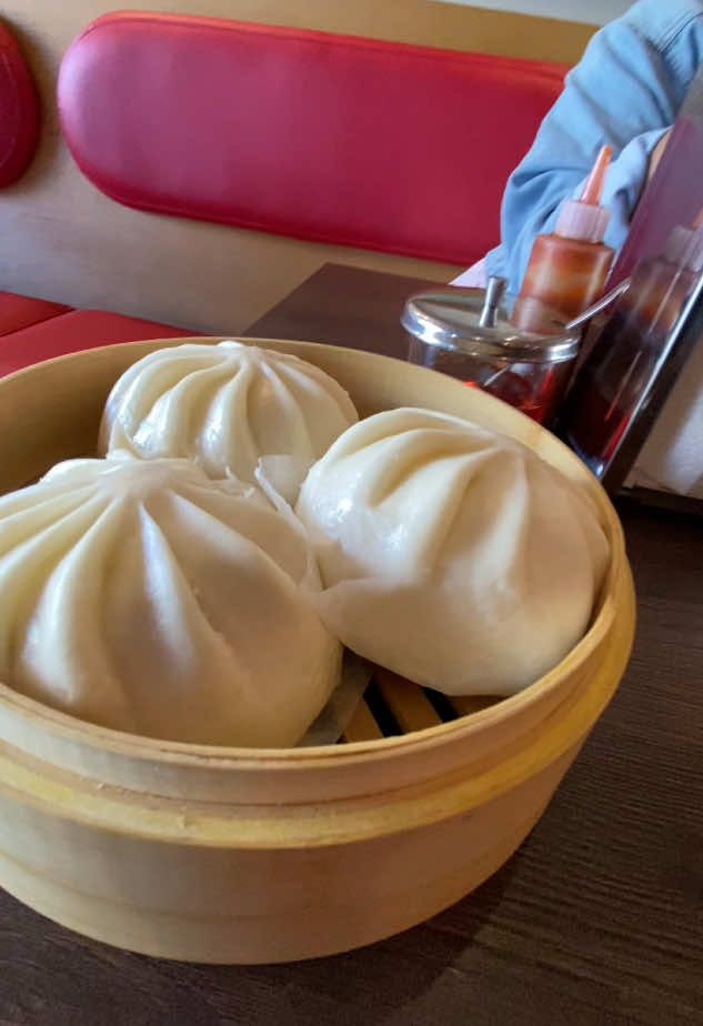 A post by @ on TikTok caption: Un día muy asiático 🍚🍲