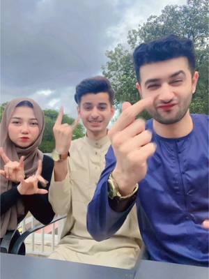 A post by @akashellahi on TikTok caption: Usman lagi sibuk bgt siapin acar bulan dpn #akashellahi #indonesia 