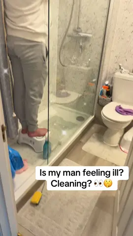 A post by @dollyywellsx on TikTok caption: Isn’t it lovely when the men clean?🤣👀 #cleaning #mencleaning #housework #bathroom #bathroomclean #shower #toddlerdad #toddlermum #boymum #boydad  