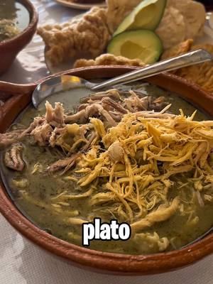A post by @corvii_ff on TikTok caption: Fuimos a comer pozole ❤️👌🏻 #GamerEnTiktok #fyp #parati #corvii 