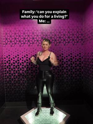 A post by @mamaplugsx on TikTok caption: How do i explain this 