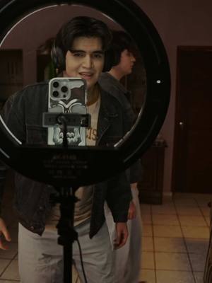 A post by @raultoo on TikTok caption: Los Doppelgänger están de regreso 💀… #misterio #fyp 