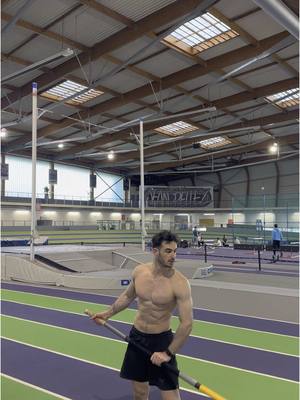 A post by @anthonyammirati on TikTok caption: Dur séance du jour bonjour !  #pumafrance #pumarunning #foryou #fyp #athlete #sportmotivation #trackandfieldforever #polevault #teamessx #Olympics #athletics #fun 