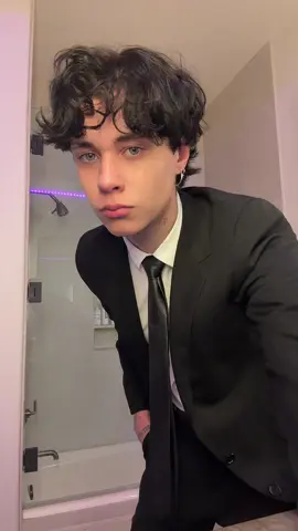 A post by @landonbarkerr on TikTok caption: Oooooh