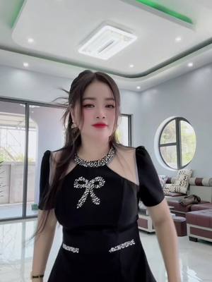 A post by @maivthojvietlaobrand1993 on TikTok caption: hhhh ua cuag tiag li os