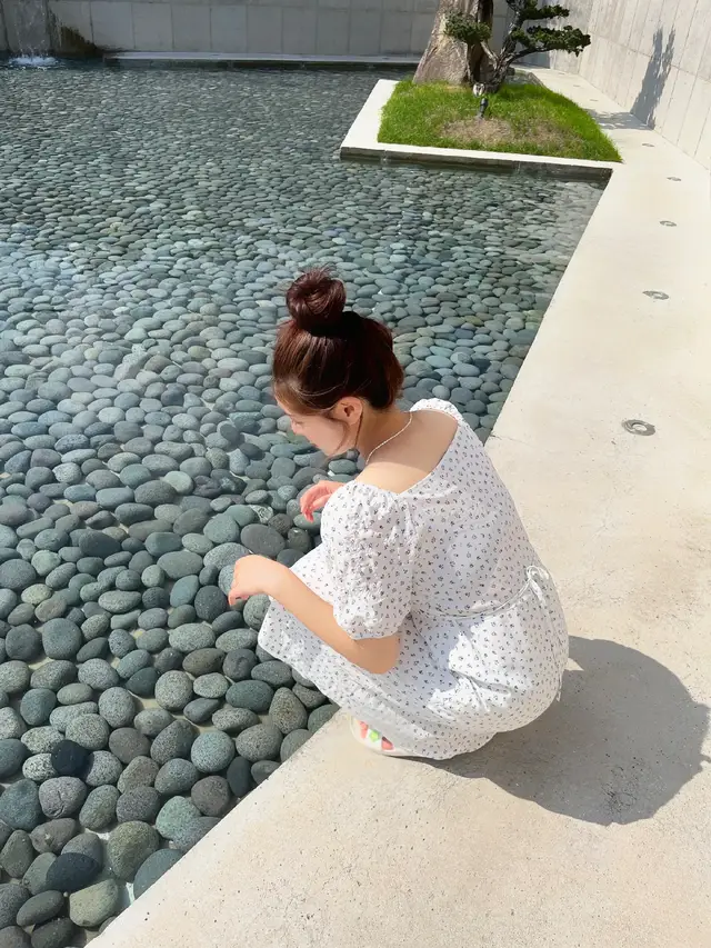 A post by @ji_n_a on TikTok caption: 🐶🩷🏡 #韓国人 #韓国 #korea #korean #kdrama  #jina #ジナ 