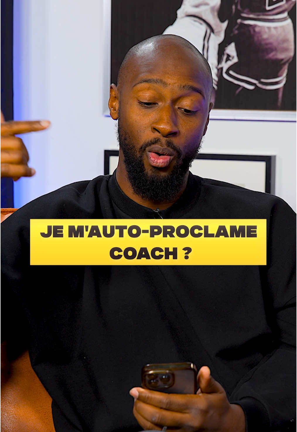 A post by @coach_mamad on TikTok caption: Coach ? De quoi ? 😐 