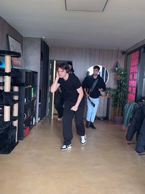 A post by @gabrieloxguevaraa on TikTok caption: Same vibes ✨💕@Ismael Abadal @Hamza Zaidi 