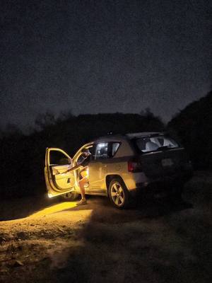 A post by @josefloresterror on TikTok caption: Pase la noche en mi camioneta en camino embrujado 😱#terror #misterio #leyenda #paranormal #fantasma 