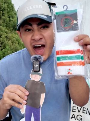 A post by @juliolopezjl on TikTok caption: En verdad es el mejor kit que me ha llegado 😭🥹 vean todo! @7-Eleven México 🇲🇽 #7lifestyle #unboxing #humor #7eleven 