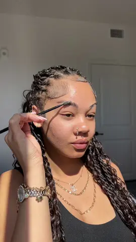 A post by @tijerarayemua on TikTok caption: Makeup Therapy..✨ #makeuptutorial #makeup #grwm #everydaymakeup #makeuptherapy #fyp #foryoupage 