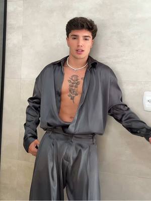 A post by @jaoferreiraa on TikTok caption: ¿Con quién quieres verme grabando? 🔥
