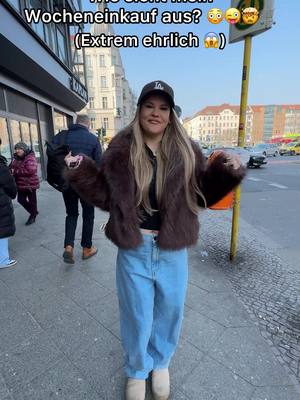 A post by @kimisinamoodlive on TikTok caption: Anzeige | Rainer Z hat wieder zugeschlagen aber Penny hat meinen Wocheneinkauf gerettet #ErstmalindiePennyApp @PENNY 