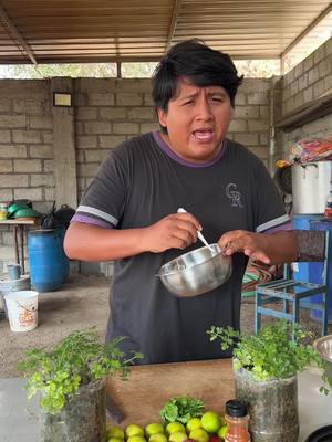 A post by @sibenitoo on TikTok caption: Creo que superé los límites jajaja #sibenito #cocina #ceviche #humor 