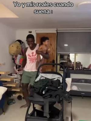 A post by @mikemilfortversionmalo on TikTok caption: Mis reales y yo cuando suena 