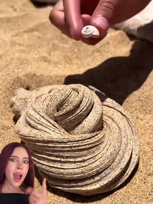 A post by @dafnezzuniga on TikTok caption: Slime de arena con pegamento?! 😯 #viral_video #curiosidades #tips 