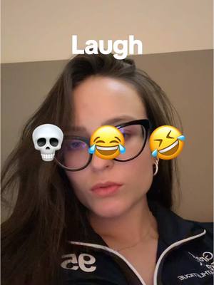 A post by @larissamanoela on TikTok caption: Errou por 5 (a mais) 😬