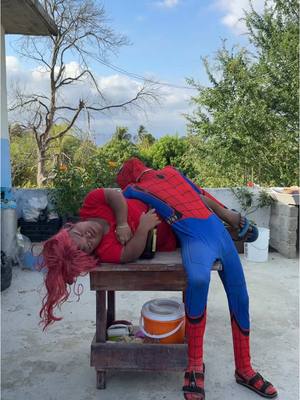 A post by @wilsonalcaraz on TikTok caption: 4 días de loquera #fyp #humor 
