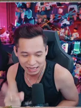 A post by @mixigaming on TikTok caption: Bắt quả tang mẹ Lý đang ngồi xem livestream …#mixigaming 