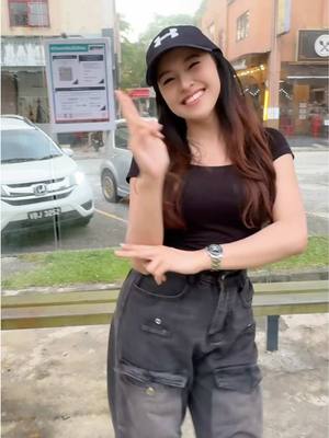A post by @babyshimaofficial on TikTok caption: Main bowling gak bakalan menang.. ah malu.. mending main batu aja ya😭 #babyshima #fyp #fuji #fypindonesia #indonesia #viral 