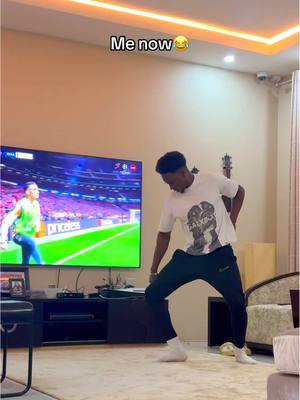 A post by @mooyamusunga on TikTok caption: I understand it now😂  #relatable #rnb 