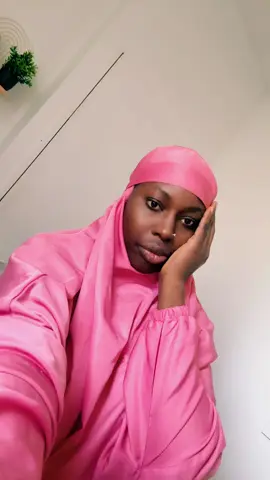 A post by @timadeparis on TikTok caption: Dieu merci aujourd’hui c’est 13 jour de ramadan ❤️👍🏻🙏🏽