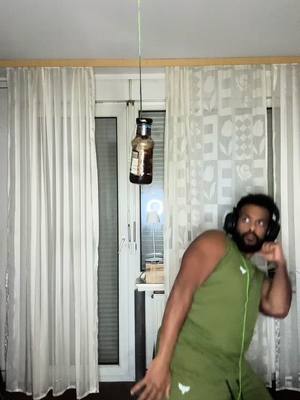 A post by @kingloui23 on TikTok caption: #studio #producer #crazy #kingloui23 #gönntmir 