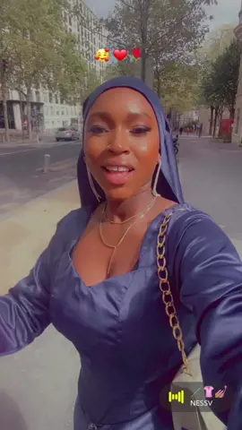 A post by @svraniii_05 on TikTok caption: #VideoAleatorio #malitiktok🇲🇱 #tendance_sur_tiktok #malipuissancy🇲🇱 