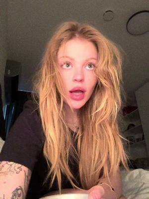 A post by @luisasonza on TikTok caption: bom diahahah