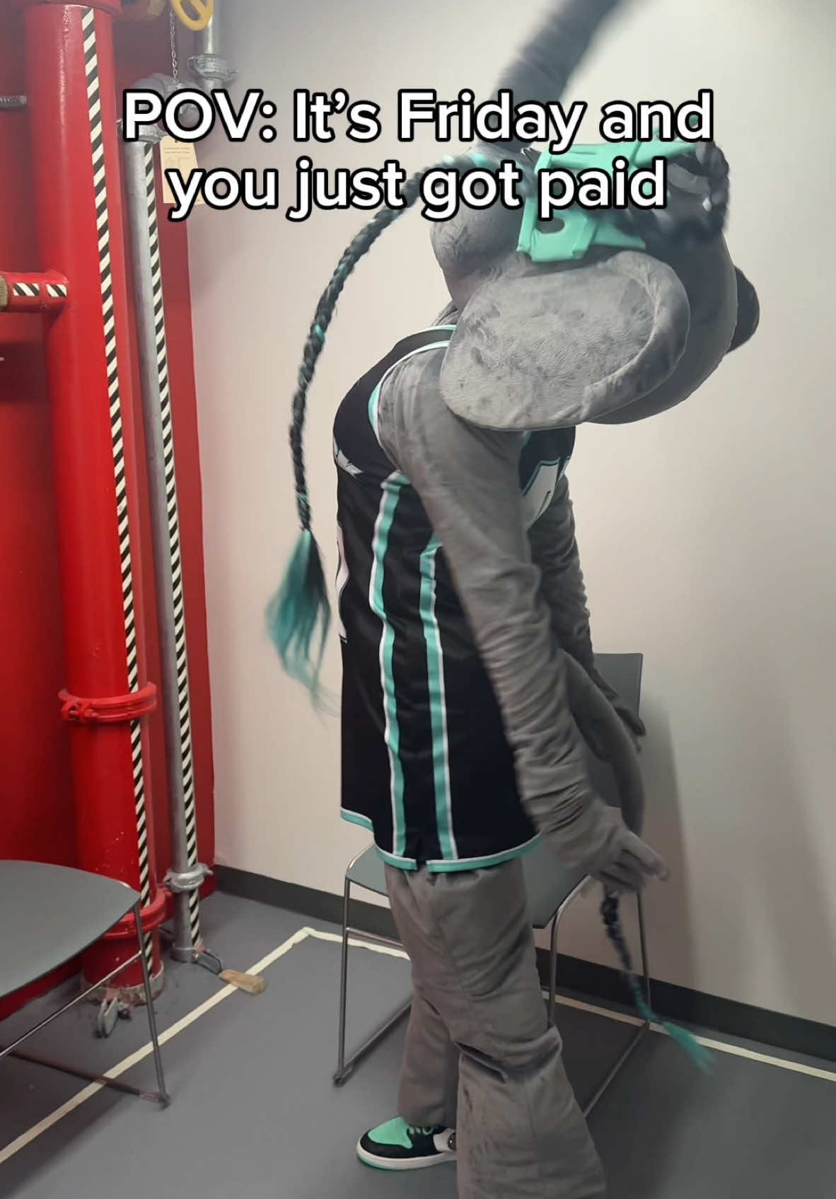 A post by @bigellieliberty on TikTok caption: And it’s the middle of the month bookies so NO BILLS (and before y’all say something YES I’ve been in the gym, get into the waist) @nyliberty 
