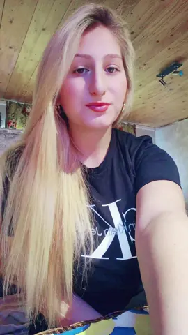 A post by @nikovtmnikolas1 on TikTok caption: #foryou 🥰😚