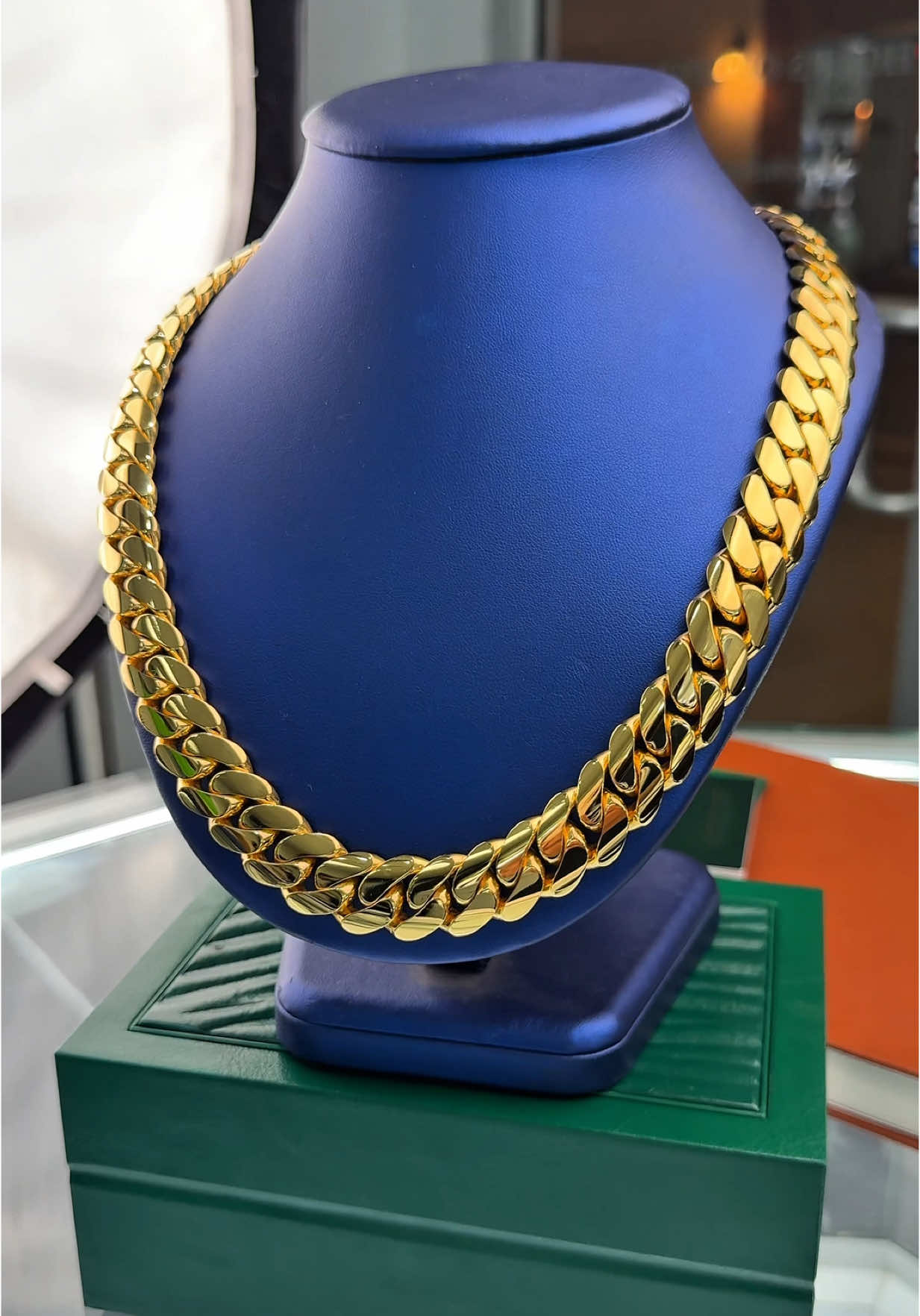 A post by @gusvillajewelry on TikTok caption: Over 500 grams of 22k. @• • • • - [ ] #gold #cubanlink #miamicubanlink #hiphopjewlery #ice #blingbling #icedout #drippy #goldchain #vvsdiamond #vsdiamond #diamonds #bustdown #bustdown #14kgold #bussdown #handmadejewlery #oro #cadena #silverjewlery  