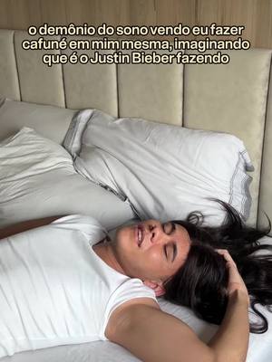 A post by @leuriscleia on TikTok caption: lei da atração, gente 😌 #humor 
