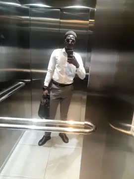 A post by @germaniodacosta on TikTok caption: Próximo candidato da Guiné-Bissau🥳🥳🤑🤑🤑🇬🇼🇬🇼❤️*💛💚 trazem o vosso IBAN