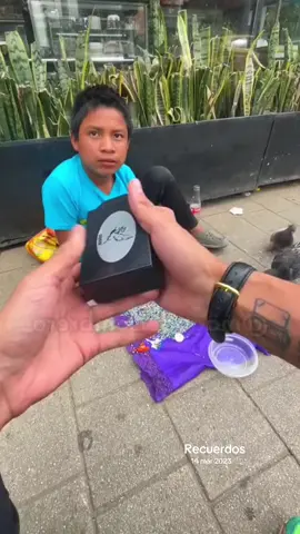 A post by @elmagodelsombrero on TikTok caption: #Recuerdos 