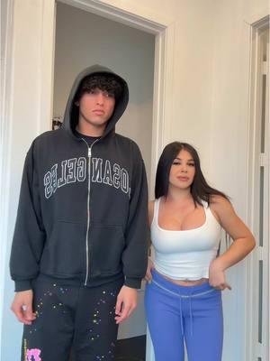 A post by @bellaretamosa on TikTok caption: my new roommate👀