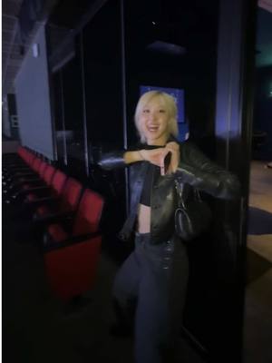 A post by @roses_are_rosie on TikTok caption: like @JENNIE 😗