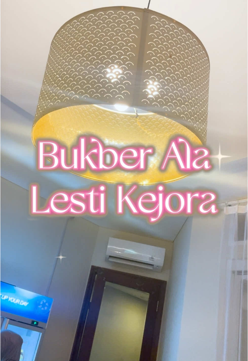 A post by @lestykejora on TikTok caption: Alhamdulillah bisa kumpul & bukber bareng sahabat, ini nih keseruan kita kalau udah kumpul bareng ❤️
