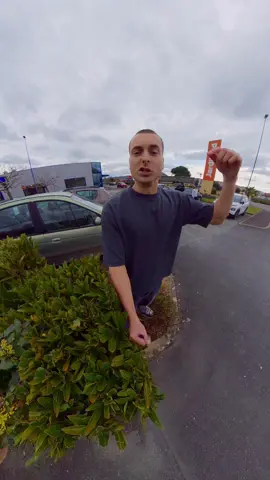 A post by @arthurandsimon on TikTok caption: S’infiltré dans un coffre  de voiture