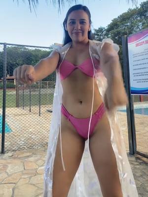 A post by @saque.bola on TikTok caption: #model #models 