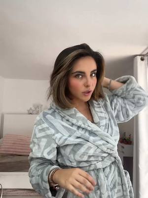 A post by @fer.fzr on TikTok caption: #GRWM !! 💜 con un outfit fifas 👍🏻 #fyp #parati #ferzepeda #OOTD #fifas 
