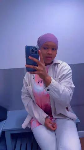A post by @svraniii_05 on TikTok caption: Pardonne ohhh 🥰🤣🤣#malienne🇲🇱❤️ #tiktokivoire225🇨🇮 #magnonkompe #love 