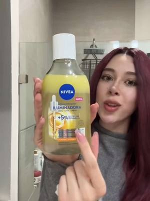 A post by @dafnezzuniga on TikTok caption: Este es tu recordatorio para desmaquillarte antes de dormir 🌙✨ @nivea_mx #skincare #beauty #publicidad 
