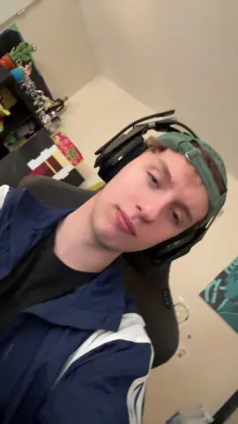A post by @letshugotv on TikTok caption: Im loosing my mind now 🤪🤪 #fyp 