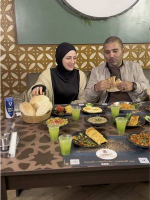 A post by @dina_samy22 on TikTok caption: سحور عالمي بأجواء رمضانية يبقي في @بيت لحم Beet Lahm #العائله_الفرفوشه 