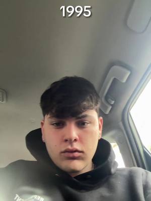 A post by @petit23_ on TikTok caption: Assomiglio ad un conduttore italiano molto famoso o è solo una mia impressione scrivetemi chi 😂