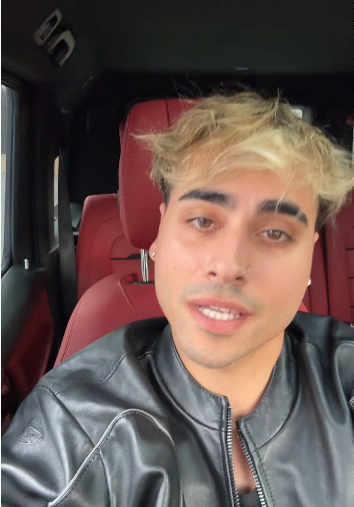 A post by @dariusdobre on TikTok caption: 😎😎