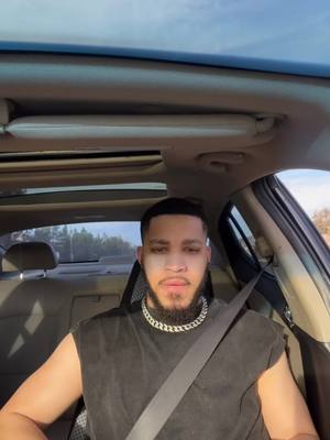 A post by @dunkonyourgrandma on TikTok caption: Phone dont wanna let me live 😂