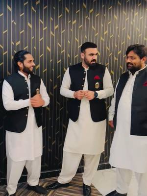 A post by @ashleendadzkaur on TikTok caption: @Waseem Virk @Usman Nawaz Butt @Adil Bhatti @Dani_warraich294 #friends #punjabi 