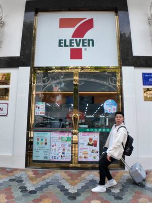 A post by @haiichieu on TikTok caption: 7-Elenven sắp ra Hà Nội !!!  #schannel #haiichieu #LearnOnTikTok 